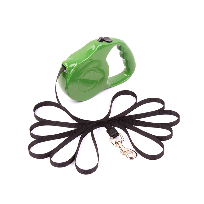 Retractable leash for medium dogs