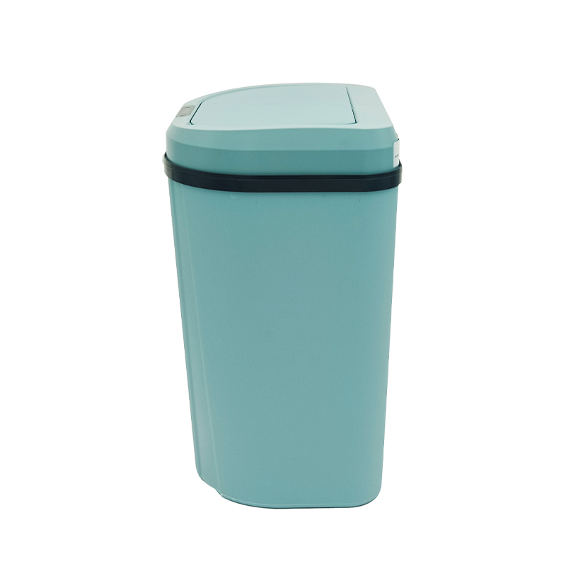 Automatic touchless trash can